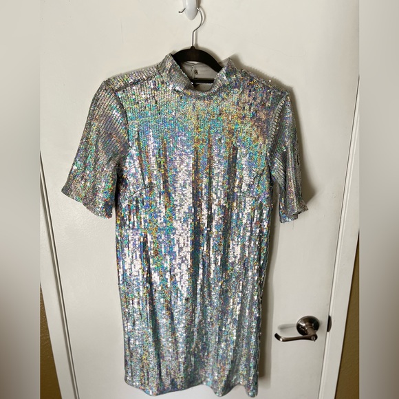 H&M Dresses & Skirts - Silver Sequins party dress